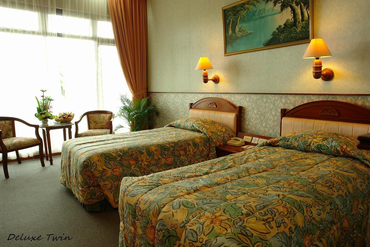 Yasmin Hotel Puncak Room photo